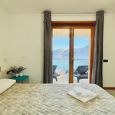 Degli Oleandri 6a アパート *