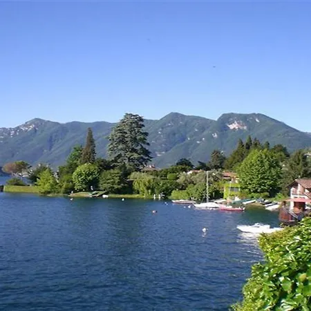 Degli Oleandri 6a アパート